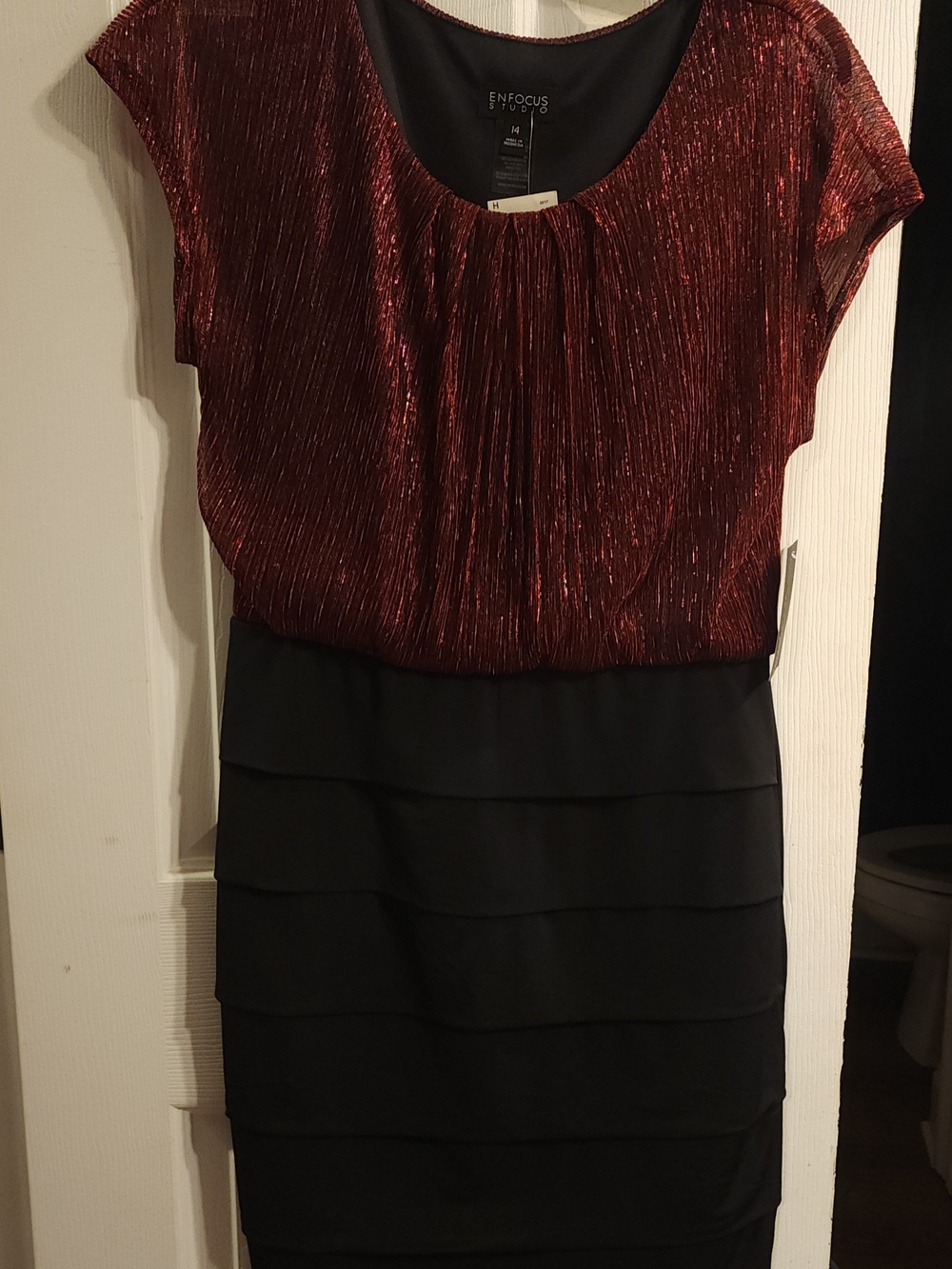 Enfocus Studio Women's Deep Red and Black Pleated Dress Size 14, NWT